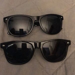 2 pairs sunglasses